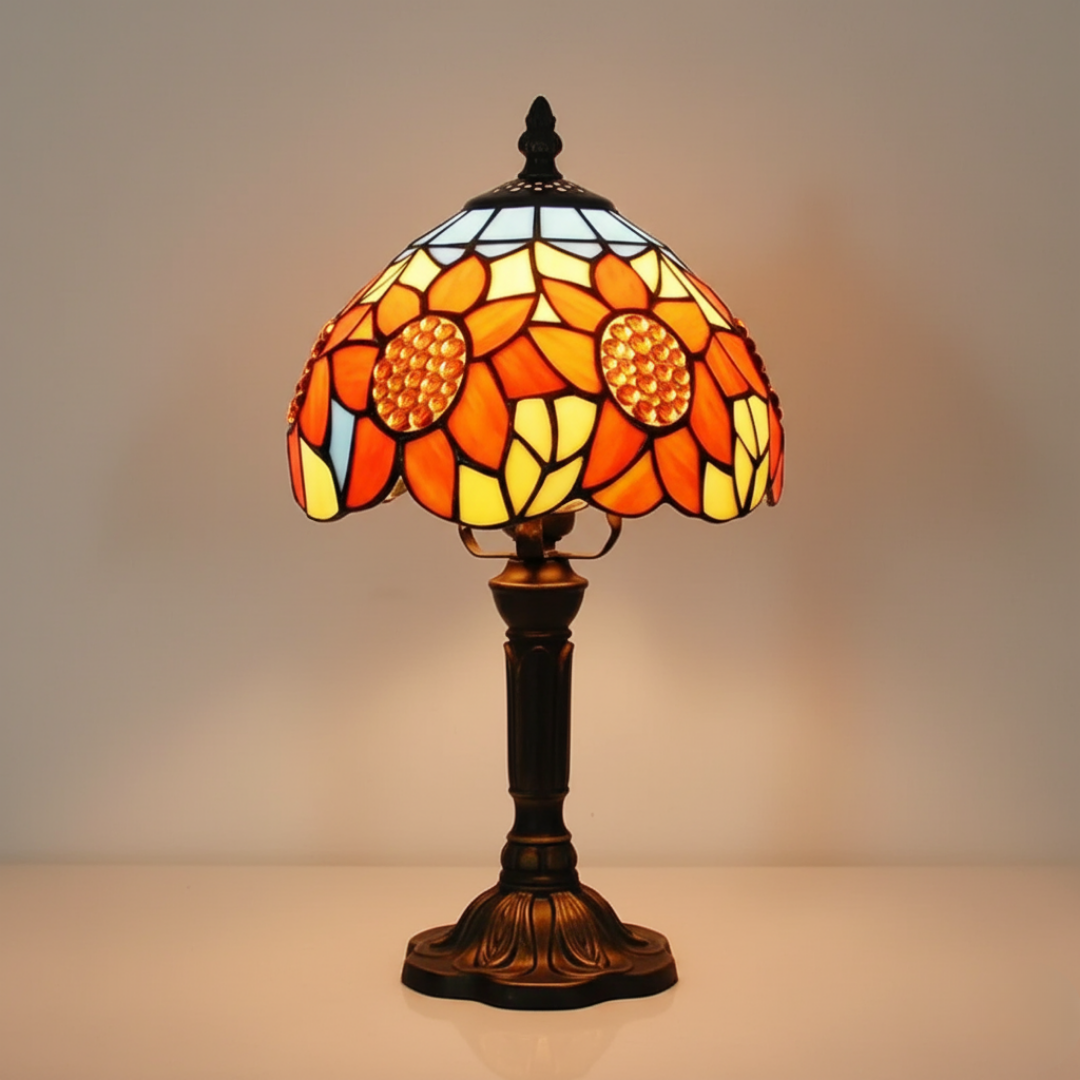 Lampada da tavolo classica d'ispirazione barocca
